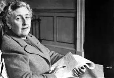 Agatha Christie a écrit "Dix Petits Nègres".