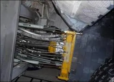 Quelle taille font les "tail service masts" ?