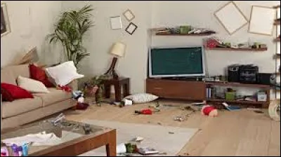 Quand vous voyez ça et que le cambrioleur est toujours là, vous :