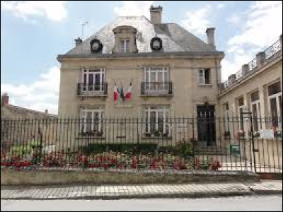 Je vous propose de commencer notre balade dans les Hauts-de-France, à Ambleny. Commune de l'arrondissement de Soissons, elle se situe dans le département ...
