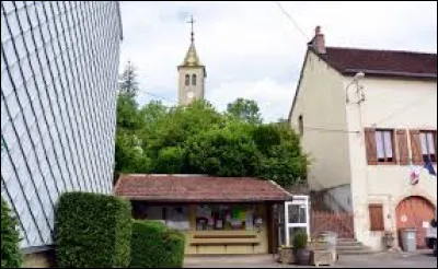 Commune de Bourgogne-Franche-Comté, dans l'arrondissement de Lons-le-Saunier, Cesancey se situe dans le département ...