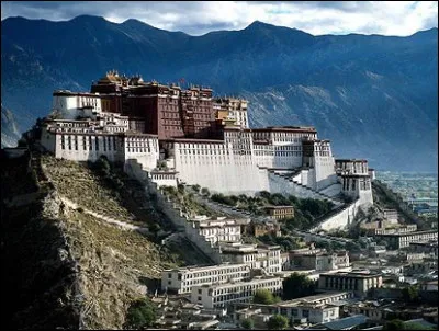 Le palais du Potala est-il situ&eacute; &agrave; Lhassa ?