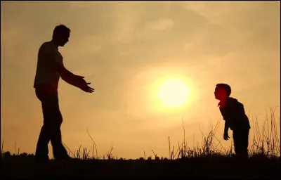 ''Ce soir mon petit garçon mon enfant mon amour, il pleut sur la maison mon garçon, mon amour, comme tu lui ressembles, on reste tous les deux, on va bien jouer ensemble, on est là tous les deux seuls''. Qui est l'interprète de ces paroles ?