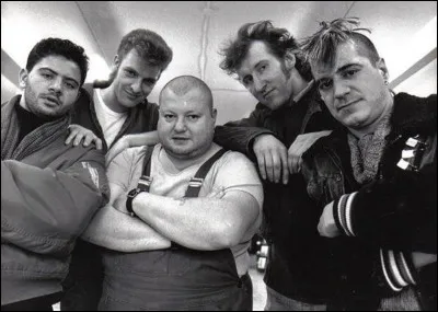 Quel est le nom du groupe de rock alternatif français fondé en 1986 ?