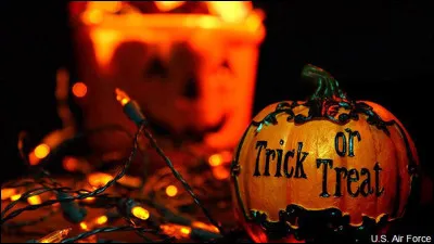 Qui est-ce qui dit « Hou, hou ! » ?