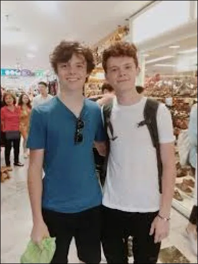 Quel âge ont les deux jumeaux ?