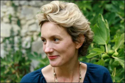 ''Je voudrais que quelqu'un m'attende quelque part'' est son premier recueil qui a lancé sa carrière. ''Gavalda''