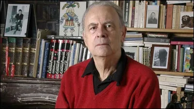Discret prix Nobel de littérature en 2014, son nom est Modiano.