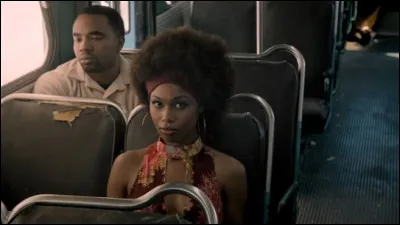 Comment s'appelle la mère biologique de Randall ?