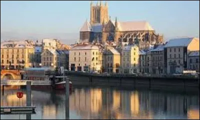 Dans quel département se trouve la ville de Meaux ?