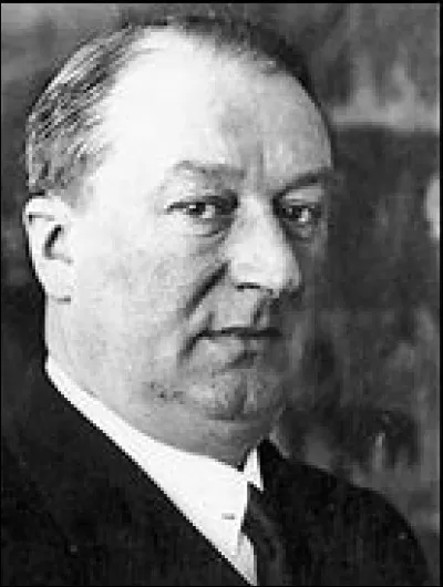 Son nom est Bugatti, quel est le prénom de ce fondateur en 1909 de sa marque automobile ?