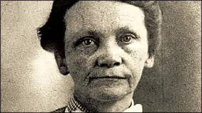 Dans les années 1910, Amy Archer, gérante d'une maison de retraite, tua cinq personnes par empoisonnement, dont son mari, et fut suspectée d'être à l'origine du décès de 48 résidents de son institution. Quel film s'est inspiré de cette histoire ?