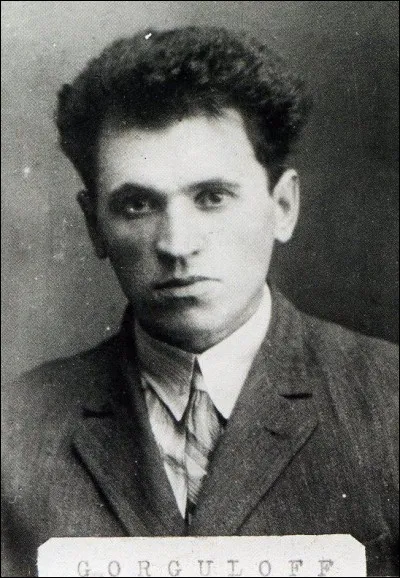 Quel président de la République français le médecin russe Paul Gorgulov a-t-il assassiné lors de l'inauguration d'une exposition consacrée aux écrivains de la Grande Guerre, en 1932 ?