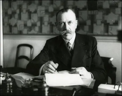 Ce célèbre commissaire, surnommé "L'As de la PJ", a inspiré Simenon pour le personnage de Maigret. Ayant travaillé sur les affaires Violette Nozière, Landru, "La bande à Bonnot", Gorgulov, qui est-il ?