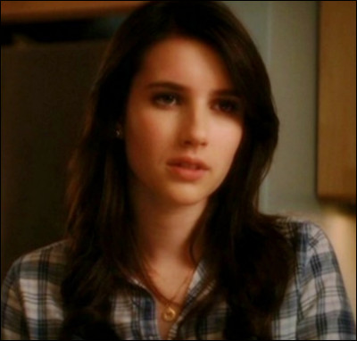 Dans Scream 4, dans quel but Charlie et Jill ont-ils tué leurs amis ?