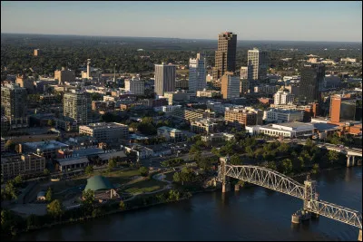 De quel Etat Little Rock est-elle la capitale ainsi que la plus grande ville ?