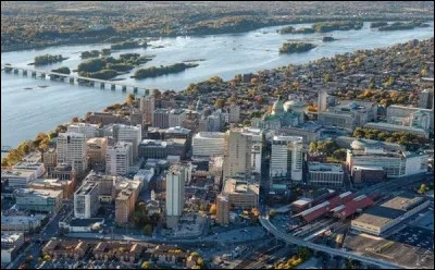 De quel Etat Harrisburg est-elle la capitale ?