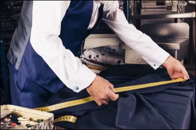 Mesurer un tissu en l'enroulant autour de l'avant-bras !