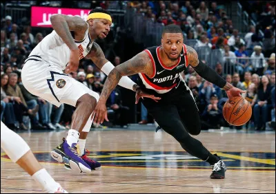 Comment appelle-t-on le joueur qui généralement remonte la balle ?