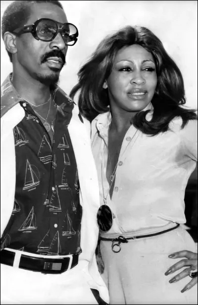 On a besoin de souffler un peu, alors on sort le mouchoir, on s'éponge, on a le temps, ça démarre doucement, et ensuite on écoute ça !