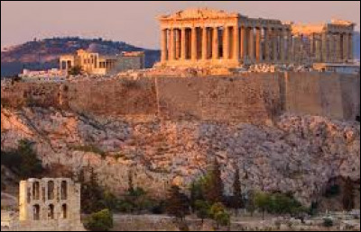 La ville d'Athènes se situe en Grèce.