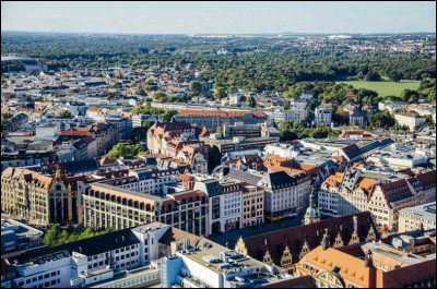 Ville allemande de 570 000 habitants, la plus peuplée du Land de Saxe :
