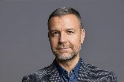 Qui est ce présentateur et producteur de l'émission de radio française de vulgarisation scientifique ''La Tête au carré'' ?