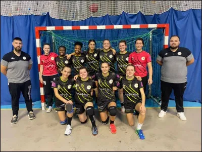 Qui est la capitaine de l'équipe fanion ?