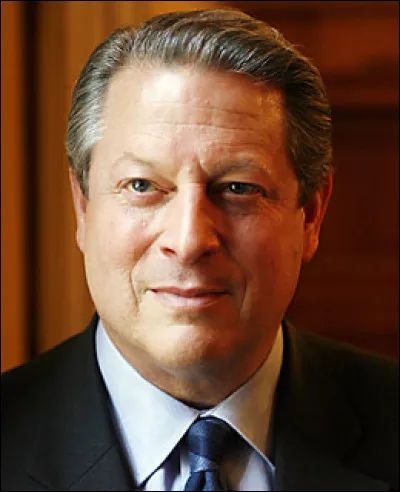 Vice-président de Bill Clinton de 1993 à 2001, candidat du parti Démocrate lors de l'élection présidentielle de 2000, il est battu, bien qu'ayant recueilli 500 000 voix de plus que George W. Bush : c'est ...