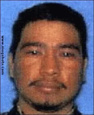 J'ai tu une mre et ses deux enfants retrouvs brler dans une voiture. 100 000 $ pour mon arrestation. Qui suis-je ?