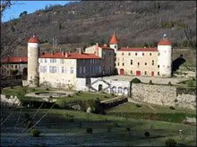 Je vous propose de partir en Auvergne-Rhône-Alpes à la découverte du château de la Batisse, à Chanonat. Commune de l'aire urbaine Clermontoise, elle se situe dans le département ...