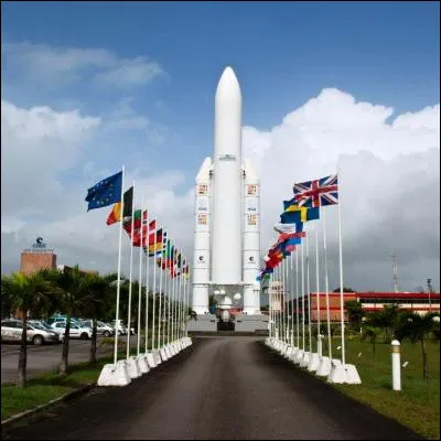 Quelle commune abrite le Centre spatial guyanais ?