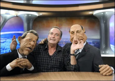 Quel était le nom de l'émission satyrique, diffusée sur Canal +, de 1988 à juin 2018 ? (cadeau)