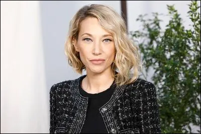 Laura est actrice et ...