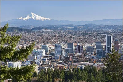 De quel Etat du nord-ouest Portland est-elle, avec 650 000 habitants, la plus grande ville ?