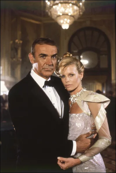 Quel est ce film, sorti en 1983, nouvelle adaptation du roman Opération Tonnerre, dans lequel il incarne une dernière fois James Bond ?