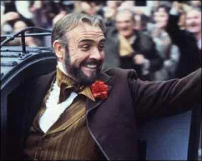 Dans ce film de Michael Crichton, il est Edward Pierce, un escroc qui veut s'emparer de 25 000 £ en lingots d'or destinés à financer les troupes britanniques en Crimée en 1855 : c'est ...