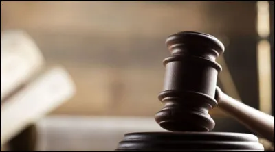 Elle vit une enfance tumultueuse, elle fait de nombreuses fugues. Un juge pour enfant décide de la placer en foyer. Quel âge a-t-elle ?