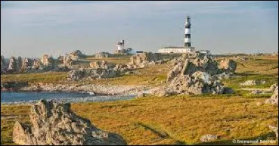 Comment dit-on "l'île d'Ouessant" en breton ?