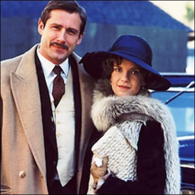 Quel écrivain a publié le roman "L'Araigne" en 1938 ainsi que la saga "Les Semailles et les moissons" dans les années 1950 ?