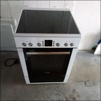 À quel plat culinaire, l'un des préférés des Français, une chaîne de télévision canadienne est-elle dédiée ?