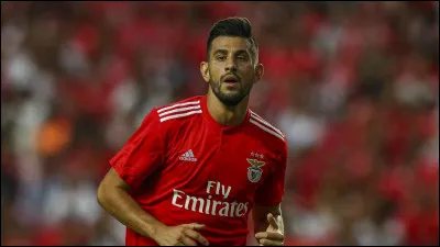 Qui est ce footballeur ?