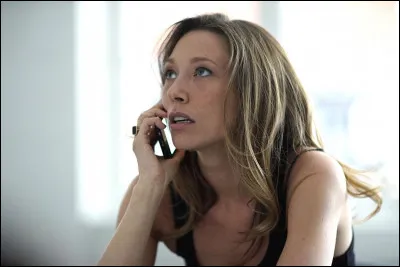 Laura Smet apparait dans la saison...