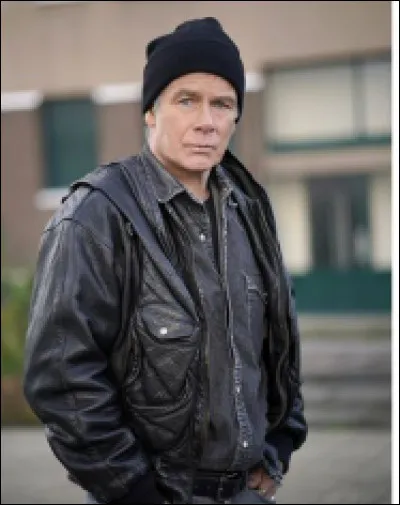 Franck Dubosc apparait dans la saison...