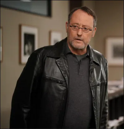 Jean Reno apparait dans la saison...