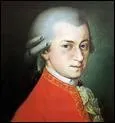 Combien de parties comporte le  Requiem  de Mozart ?