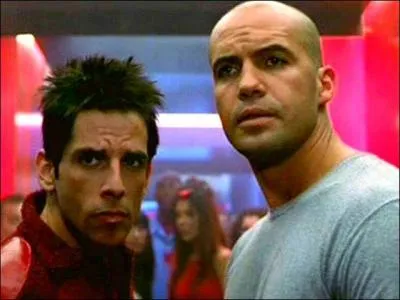 Il fait une courte apparition dans :