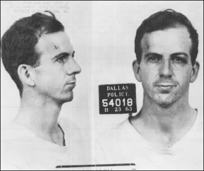 Lee Harvey Oswald meurtrier de John Fitzgerald Kennedy à Dallas le 22 novembre 1963, était un communiste et espion russe. Quel était l'ancien métier de Lee Harvey Oswald ?