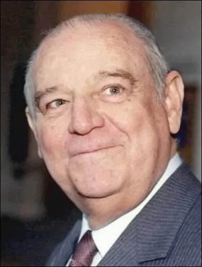 Raymond Barre était-il un architecte de renom ?