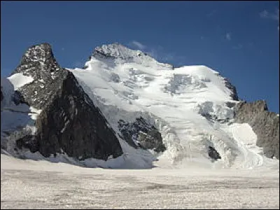 La barre des Écrins (4 101 mètres) est-elle située dans le massif du Jura ?